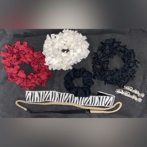 Misc set of 7 accessories- 1 Barrettes, 2 hair bands & 4 pony tail scrunchies